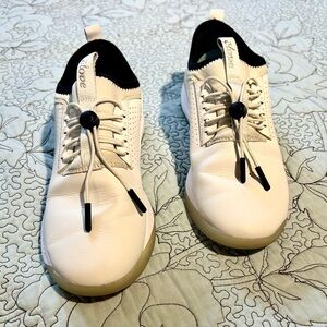 CLOVE  Classic Fluid Resistant Nursing Sneaker Shoes CL003 Brilliant White W 7.5